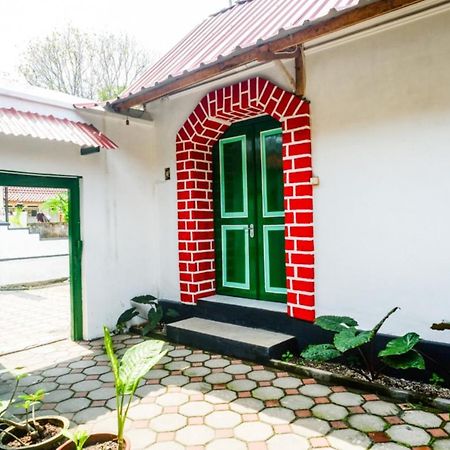Reddoorz Syariah @ Ndalem Kembang Sore Jogyakarta Zewnętrze zdjęcie
