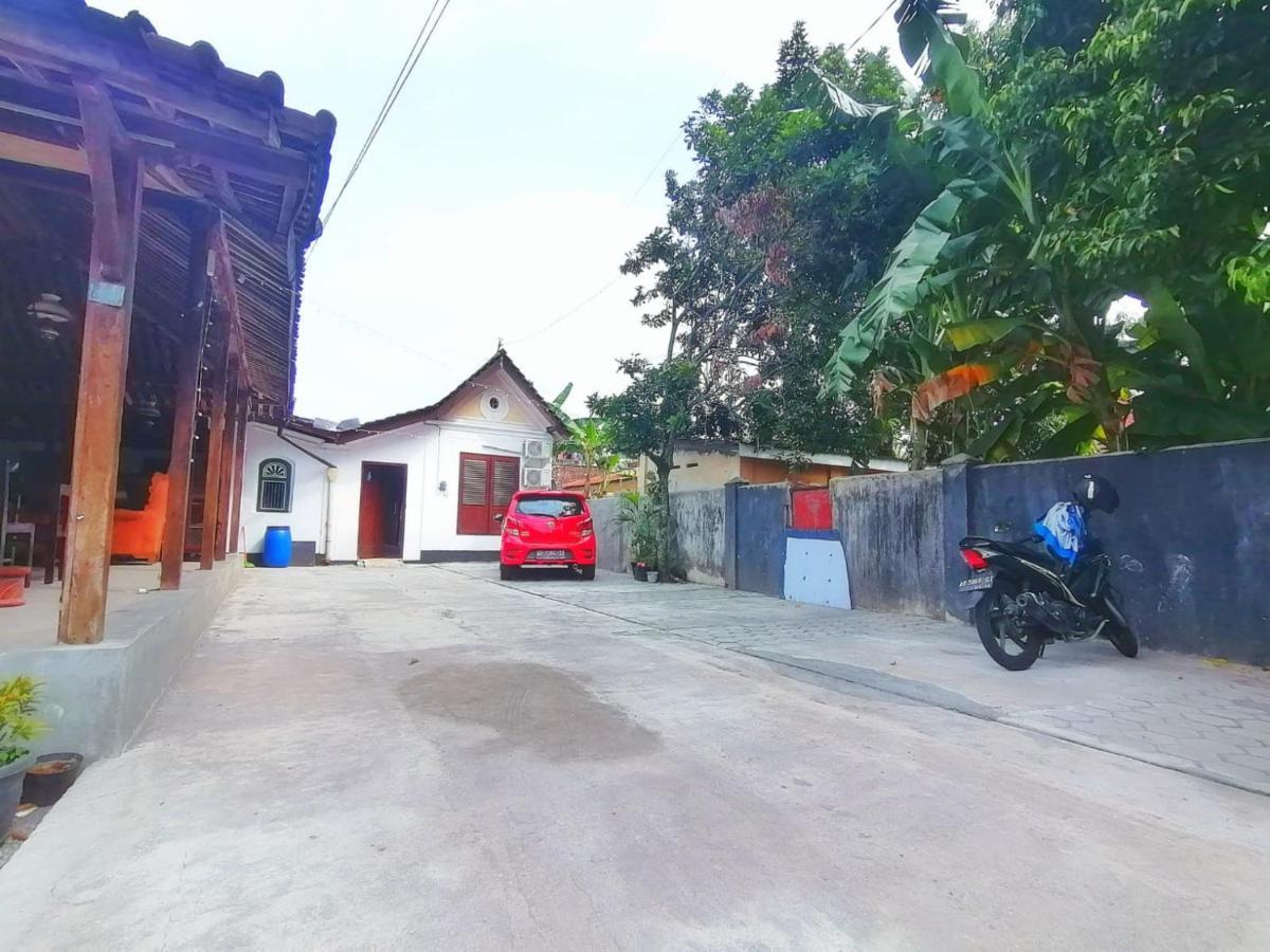 Reddoorz Syariah @ Ndalem Kembang Sore Jogyakarta Zewnętrze zdjęcie