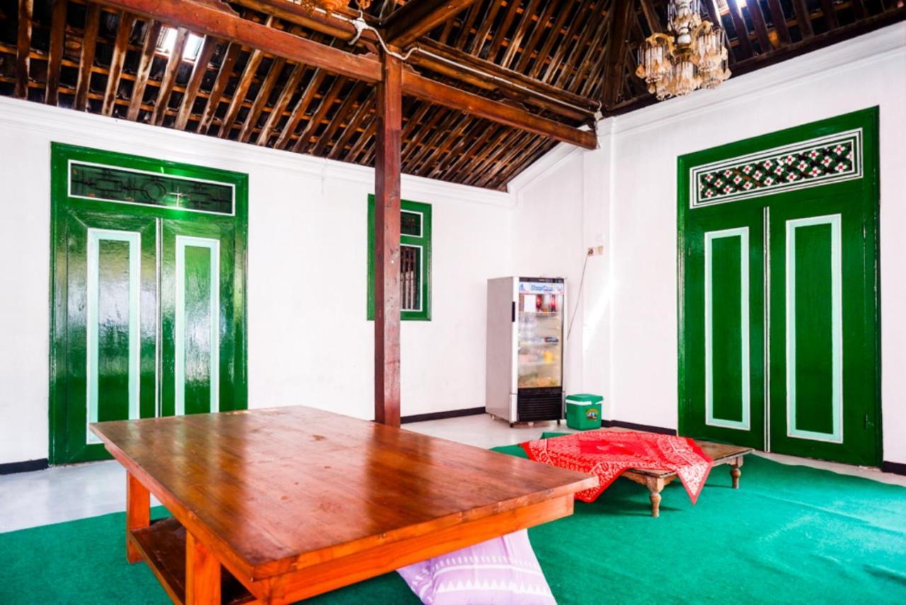 Reddoorz Syariah @ Ndalem Kembang Sore Jogyakarta Zewnętrze zdjęcie