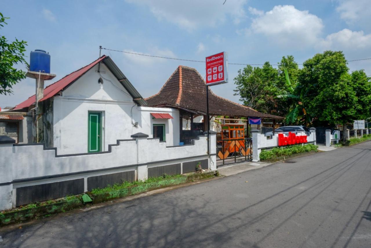 Reddoorz Syariah @ Ndalem Kembang Sore Jogyakarta Zewnętrze zdjęcie